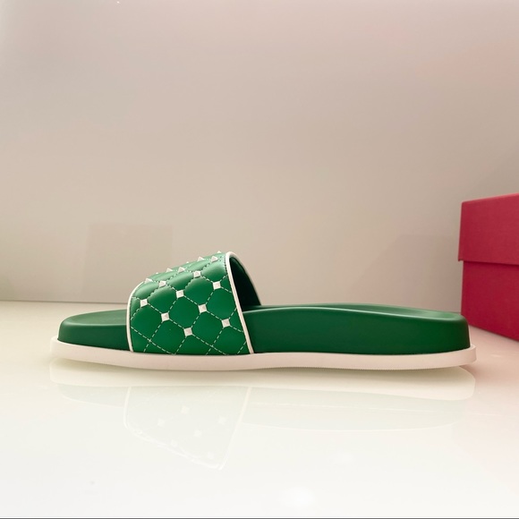 Valentino Garavani Rockstud Quilted Green Leather Sandals SZ 6 - Picture 3 of 10
